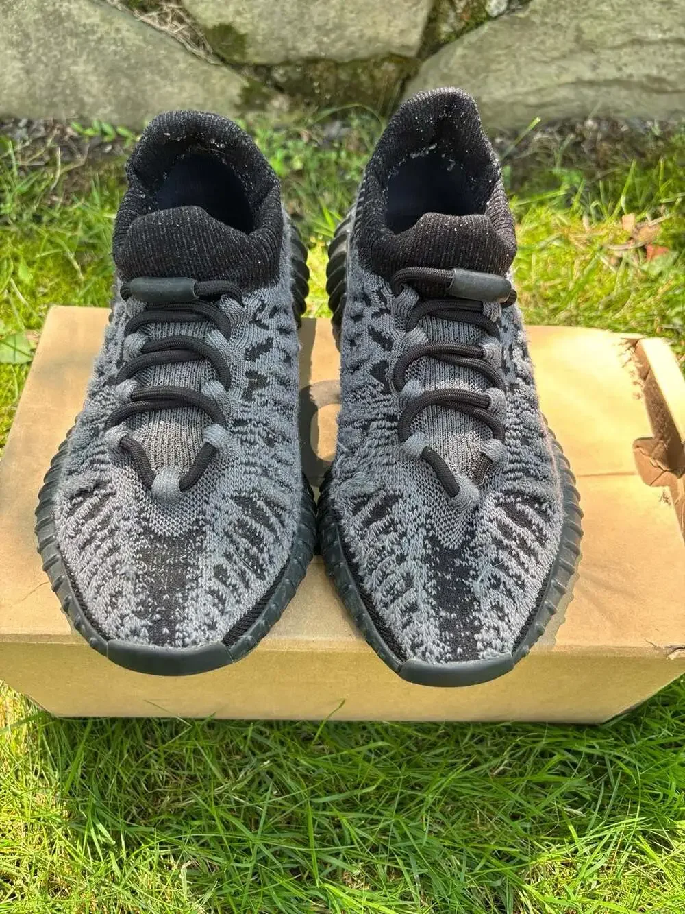 Adidas Yeezy Boost 350 V2 CMPCT Slate Onyx Sneakers Size 4 IG9606